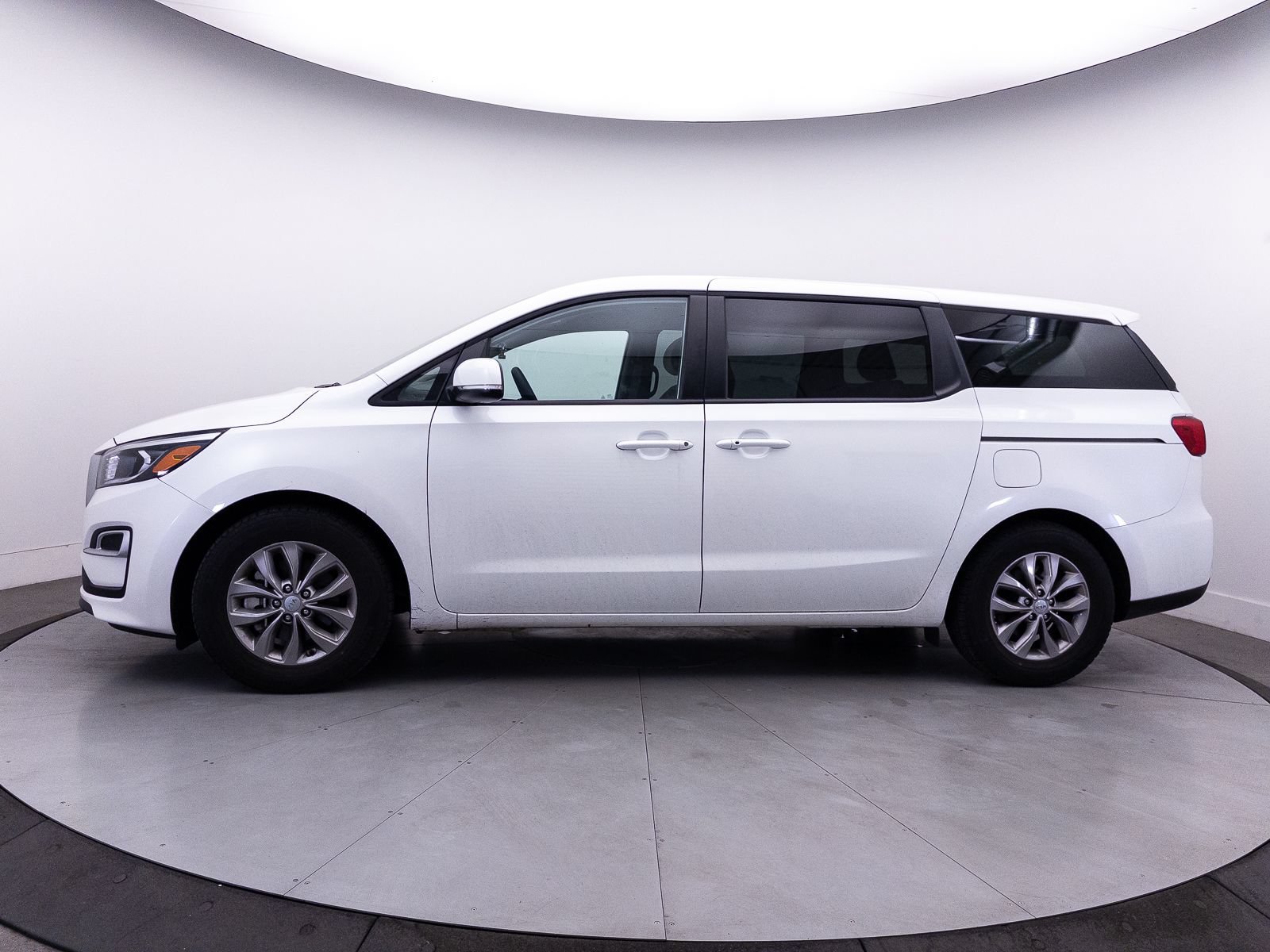 Used 2019 Kia Sedona LX FWD image 33