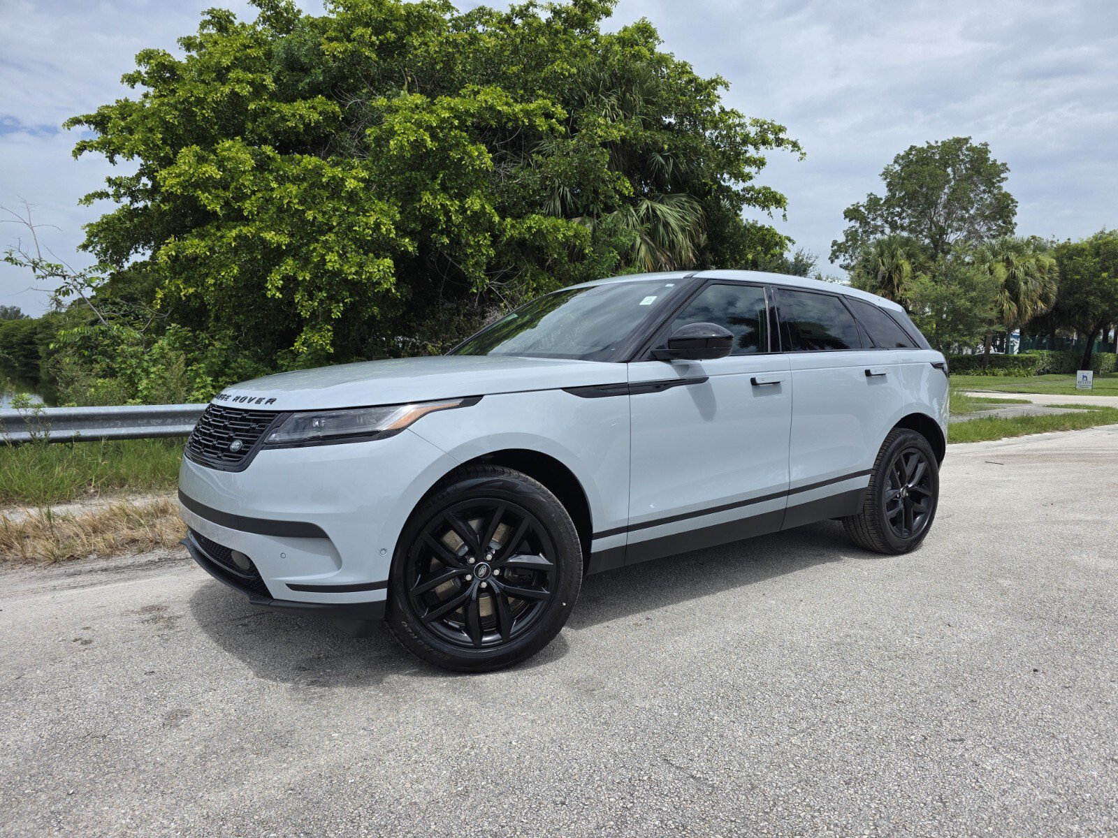 Used 2026 Land Rover Range Rover Velar S AWD/4WD image 1