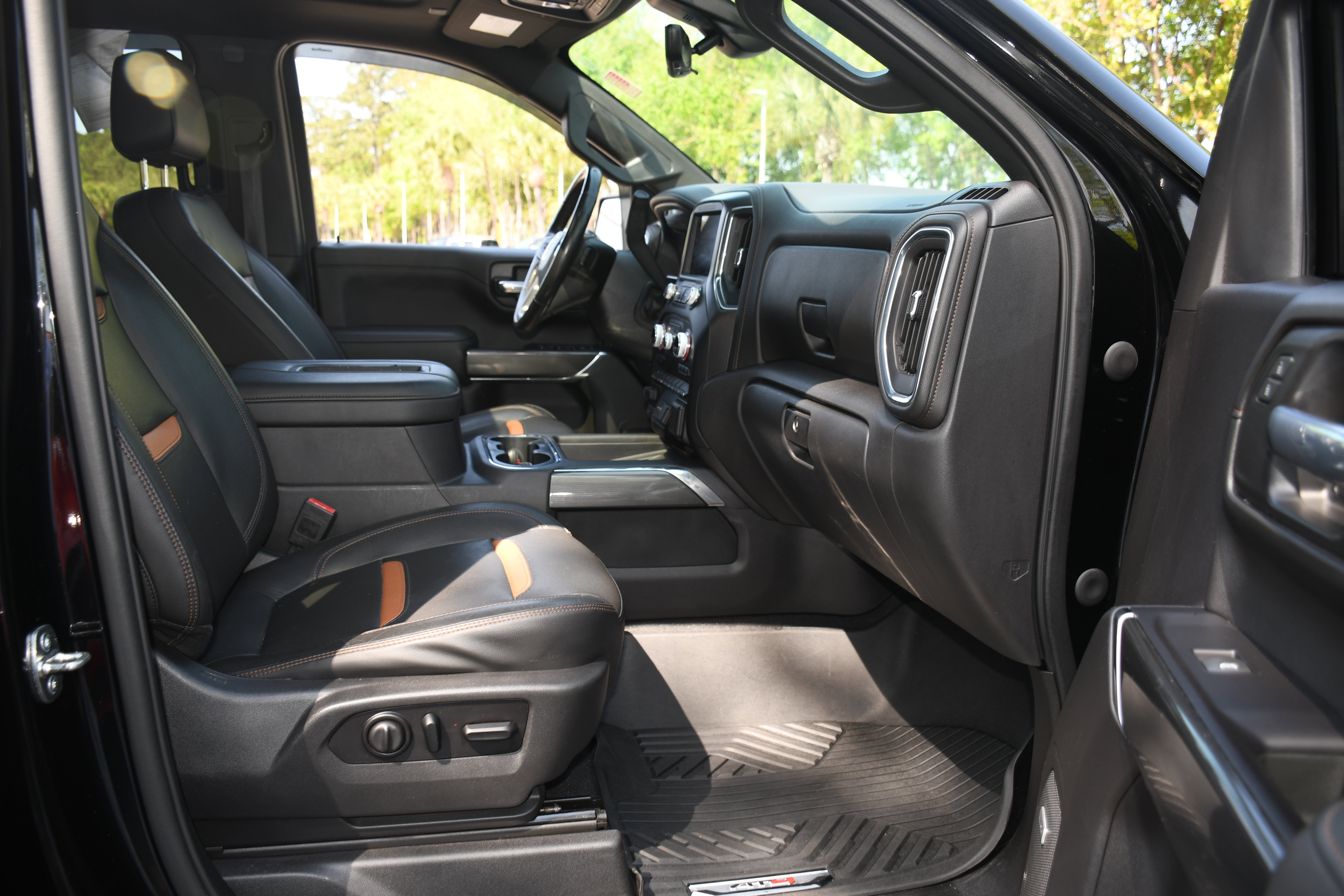 Used 2020 GMC Sierra 1500 AT4 w/ AT4 Premium Package image 23