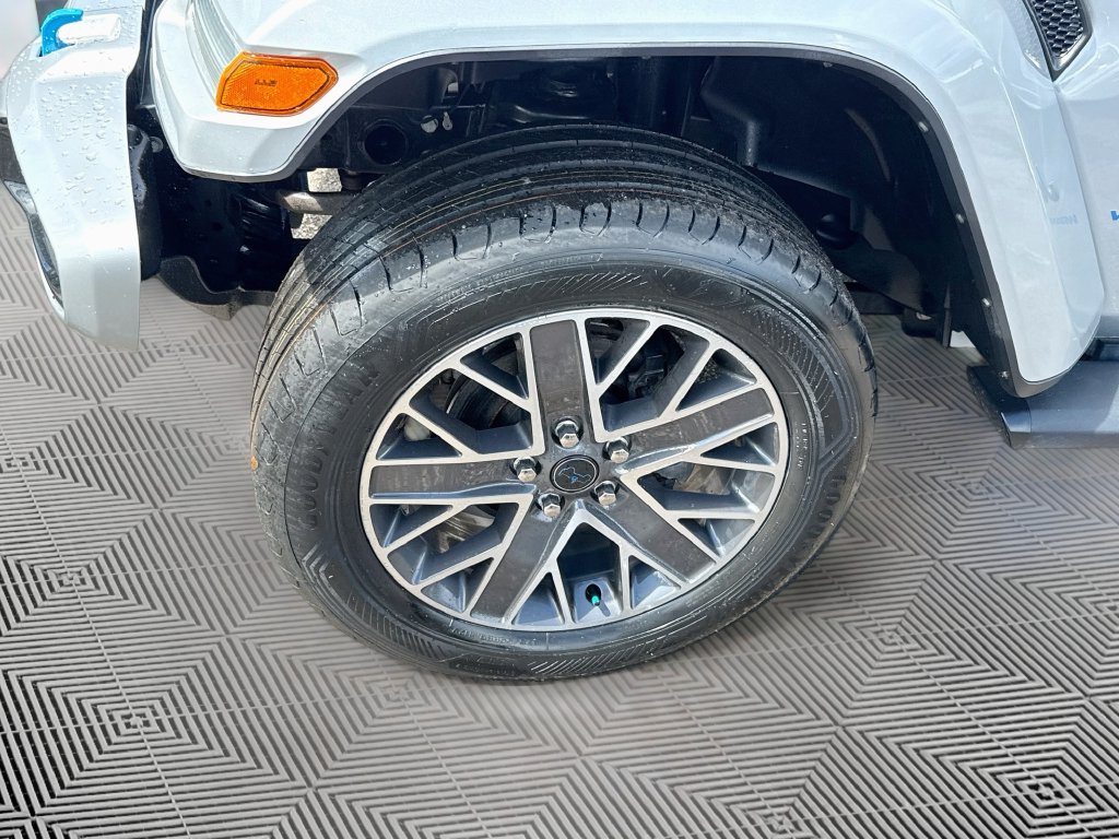 Used 2024 Jeep Wrangler High Altitude AWD/4WD image 35