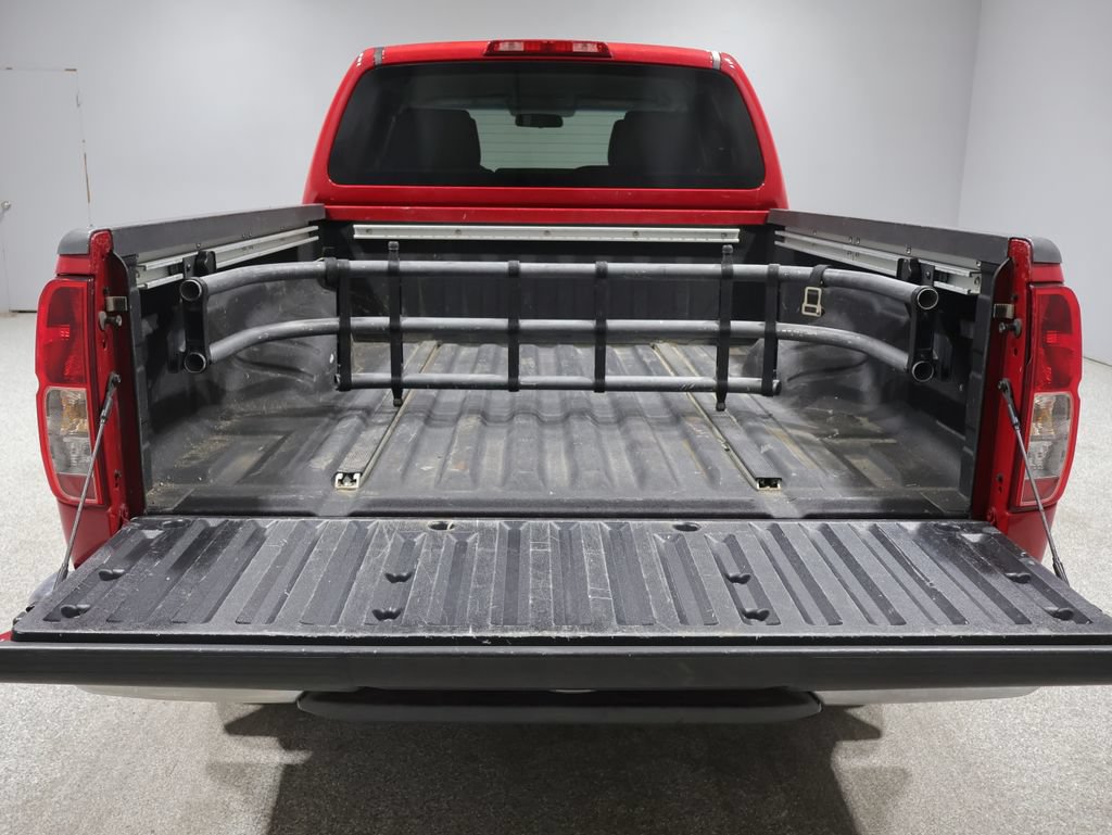 Used 2008 Nissan Frontier SE w/ SE Value Truck Pkg AWD/4WD image 4