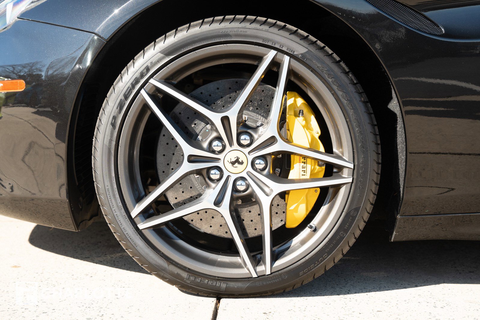 Used 2016 Ferrari California T image 11