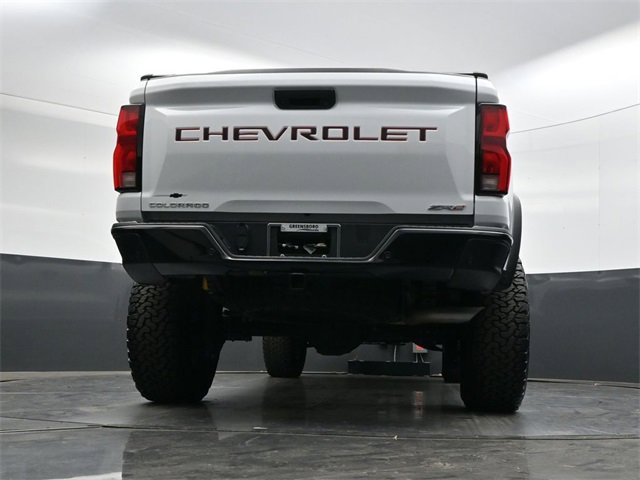 Used 2024 Chevrolet Colorado ZR2 w/ ZR2 Convenience Package III image 37
