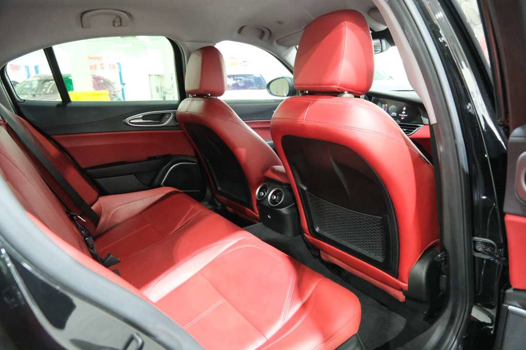 Used 2018 Alfa Romeo Giulia Ti w/ Nero Edizione RWD image 22