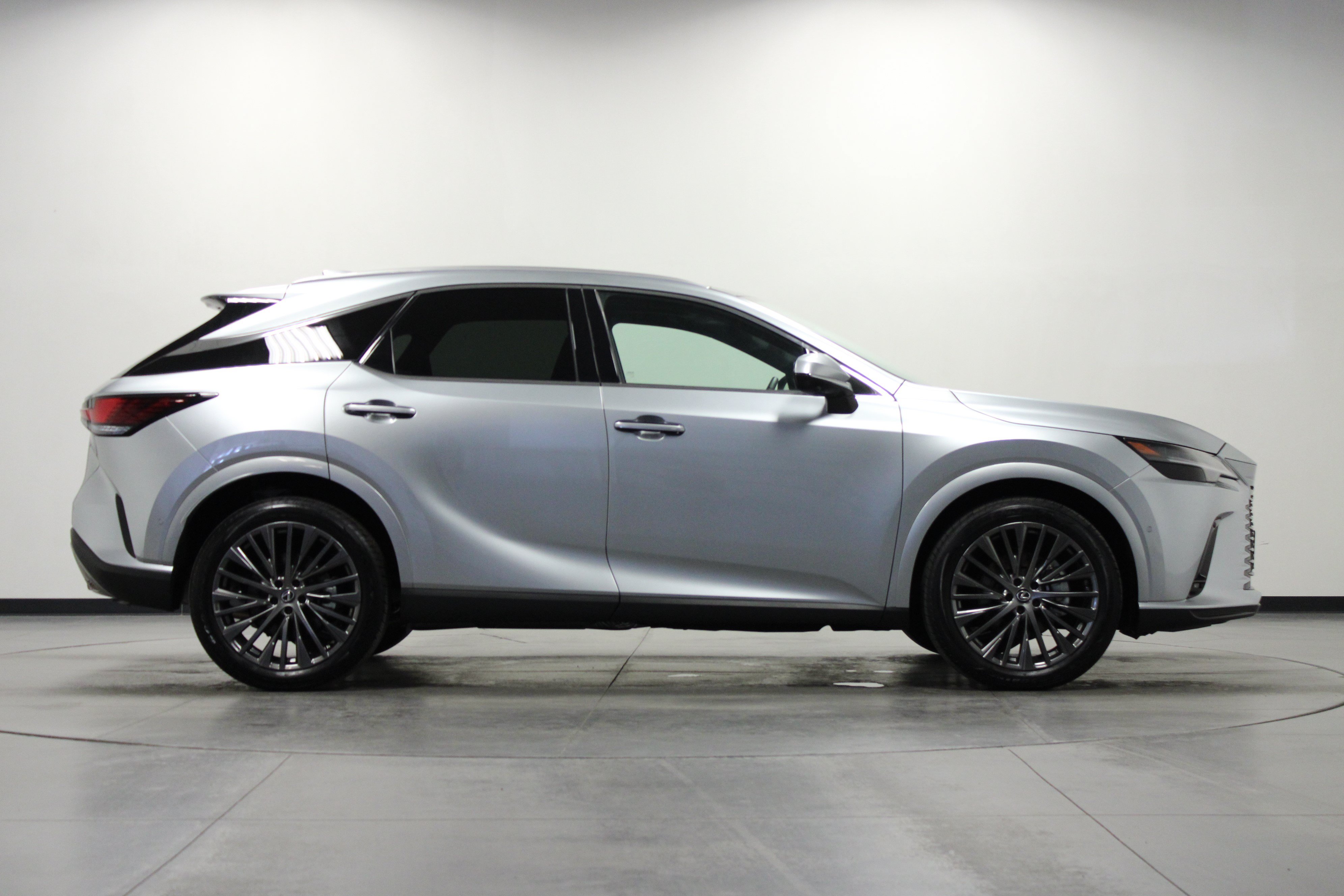 Used 2025 Lexus RX 350 w/ Convenience Package AWD/4WD image 3