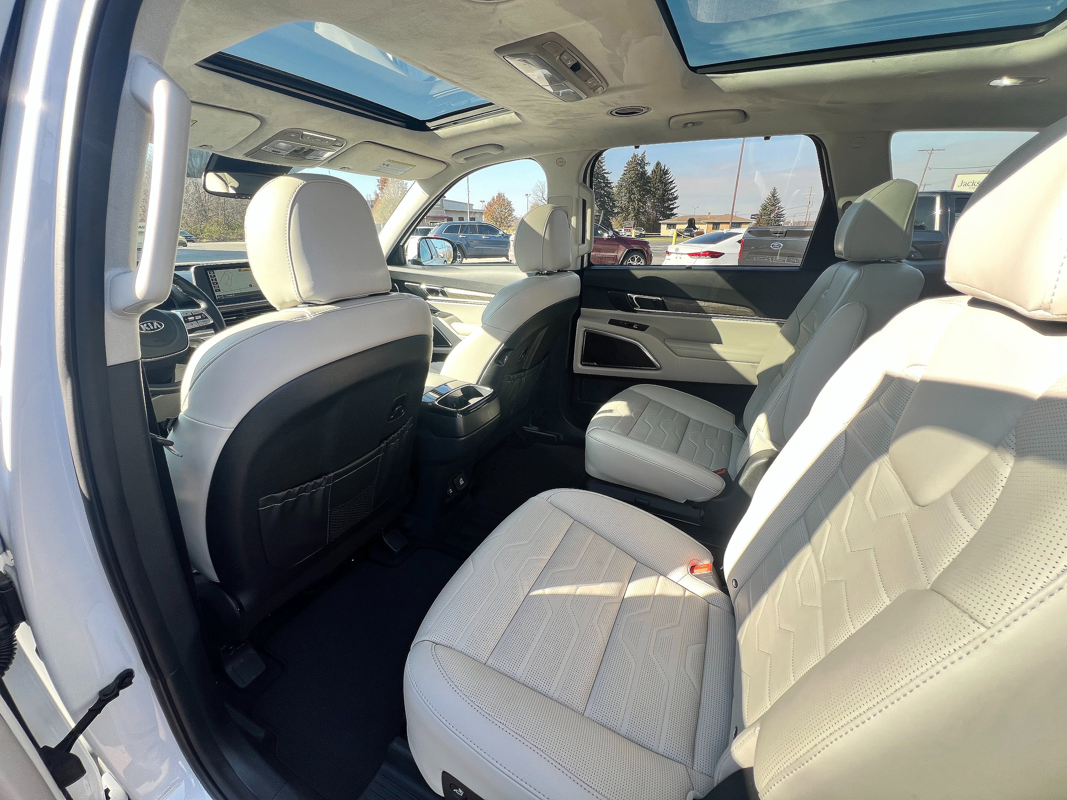 Used 2020 Kia Telluride SX w/ SX Prestige Package image 25