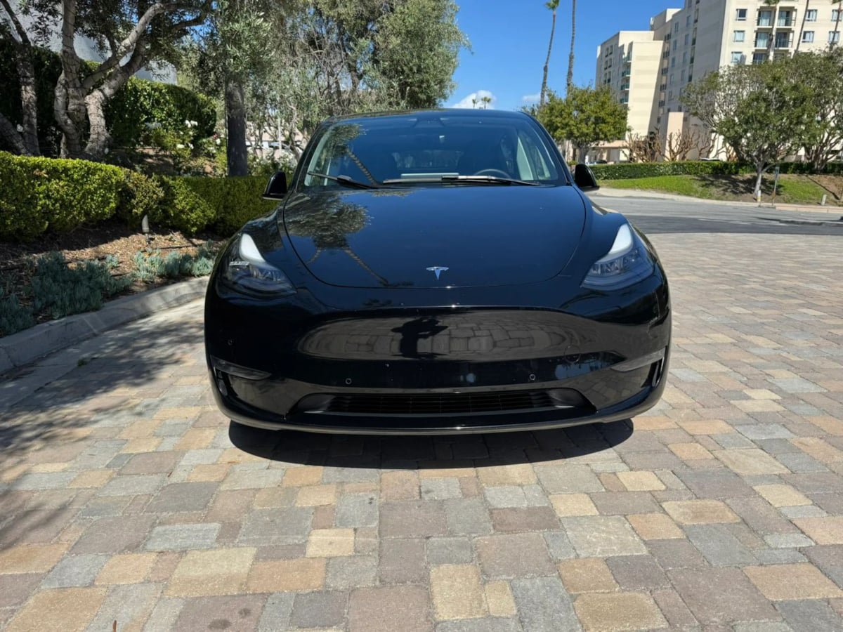 Used 2023 Tesla Model Y Performance AWD/4WD image 2