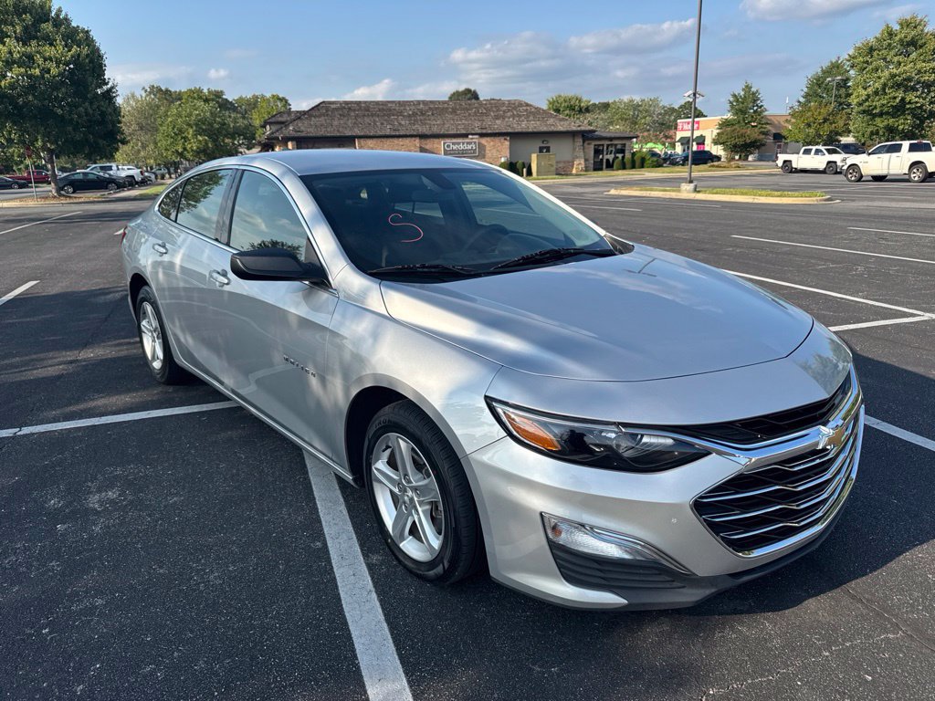 Used 2022 Chevrolet Malibu LS FWD image 2