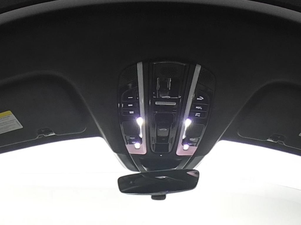 Used 2023 Porsche Cayenne GTS AWD/4WD image 31
