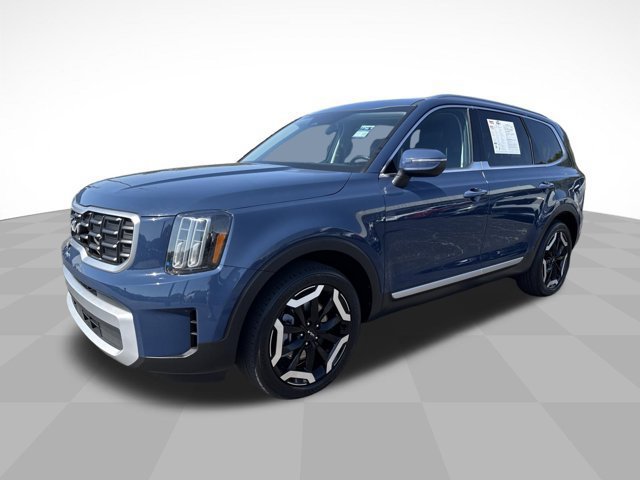 Used 2025 Kia Telluride S FWD image 1