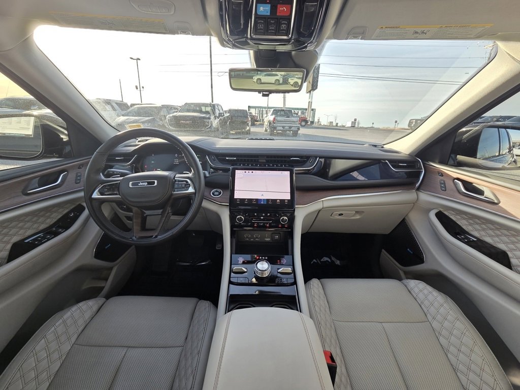 Used 2022 Jeep Grand Cherokee Summit w/ Advanced Protech Group IV image 24