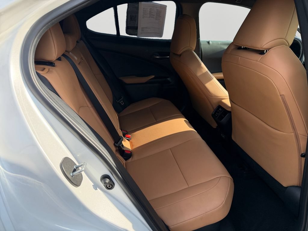 Used 2024 Lexus UX 250h AWD w/ Premium Package image 13