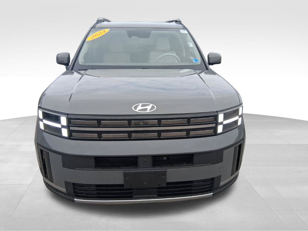 Used 2024 Hyundai Santa Fe Limited AWD/4WD image 2