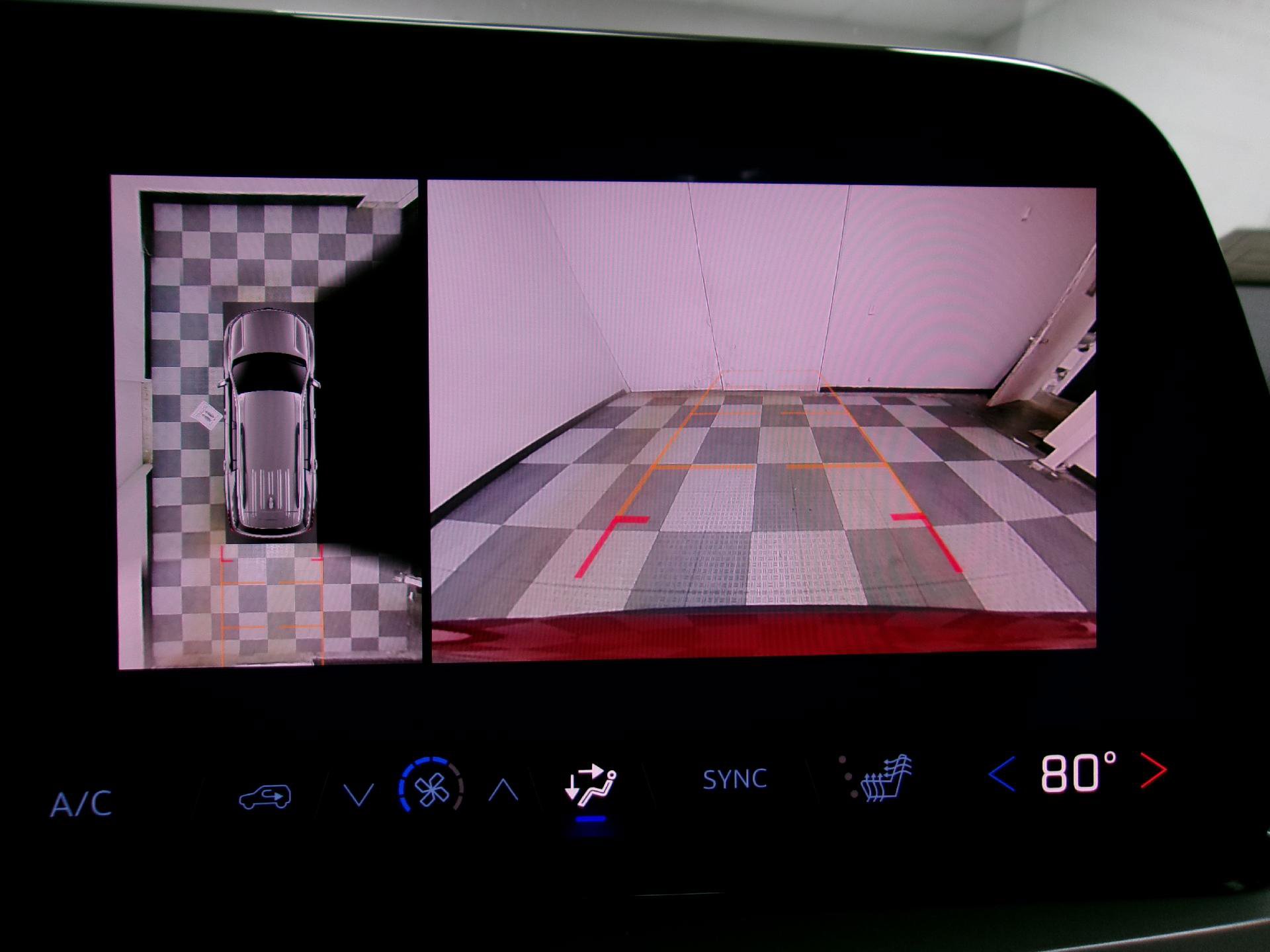 Certified 2025 Chevrolet Traverse LT w/ Driver Confidence Package image 6