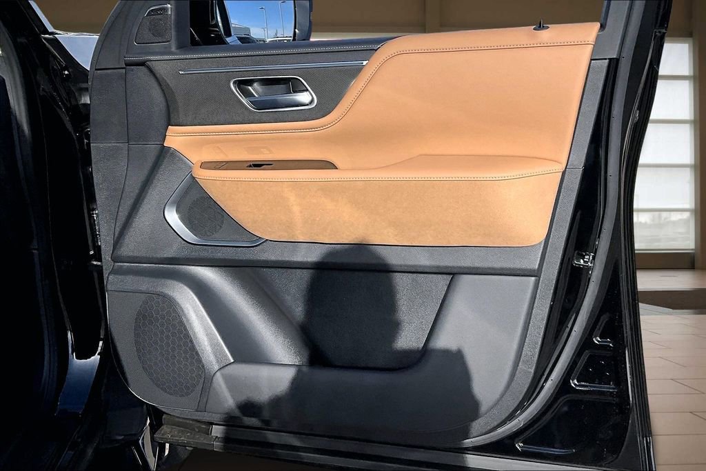 New 2026 INFINITI QX80 Luxe w/ Cargo Package AWD/4WD image 24