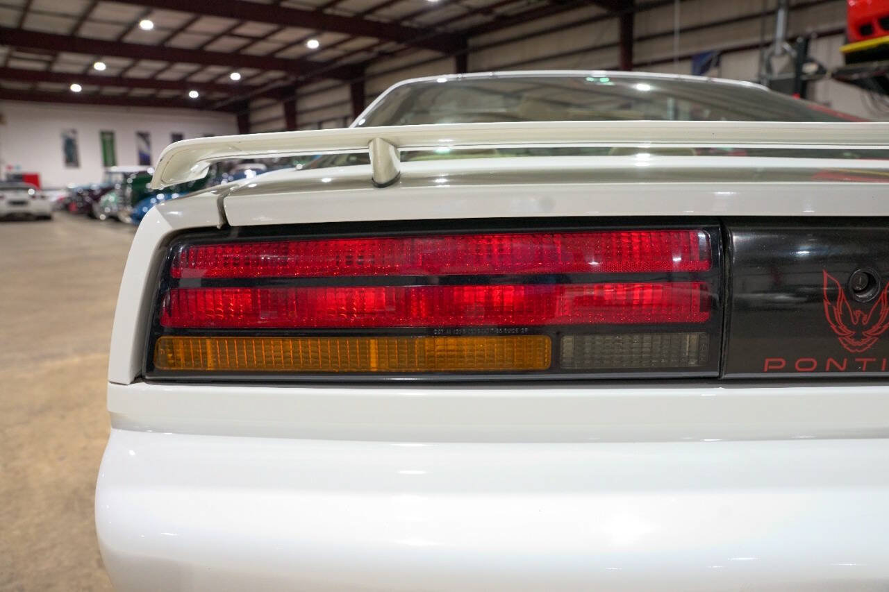 Used 1992 Pontiac Firebird Formula RWD image 37