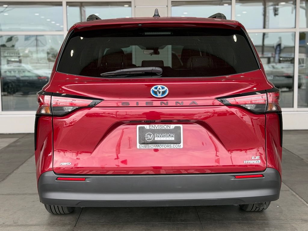 Certified 2022 Toyota Sienna LE AWD/4WD image 13