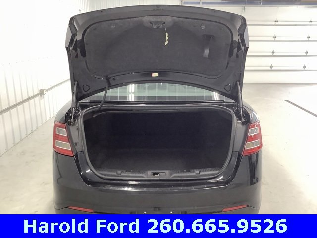 Used 2017 Ford Taurus Limited image 5