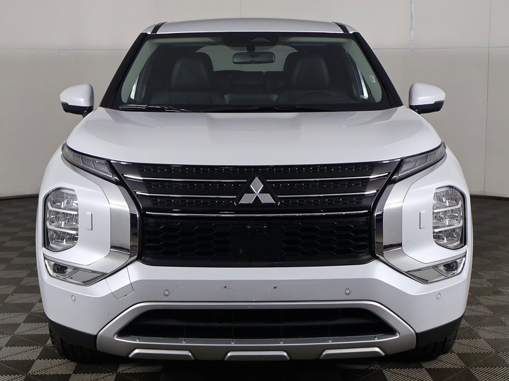 Used 2024 Mitsubishi Outlander SE Black Edition image 12