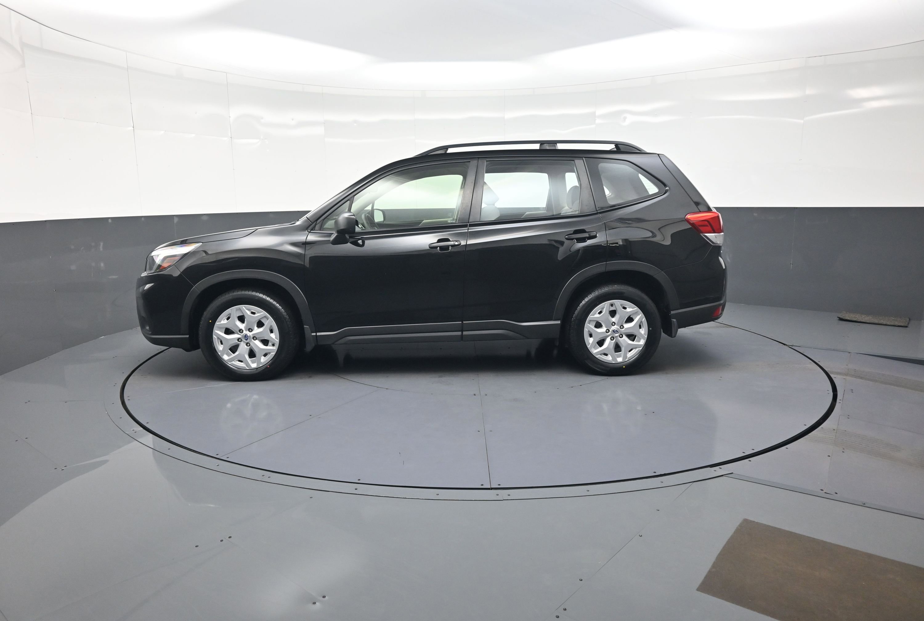 Used 2019 Subaru Forester w/ Alloy Wheel Package AWD/4WD image 6