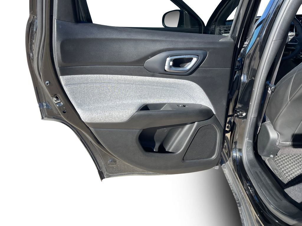 Used 2023 Jeep Compass Latitude w/ Convenience Group image 24