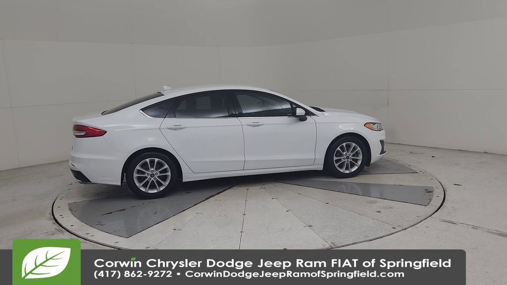 Used 2020 Ford Fusion SE FWD image 16