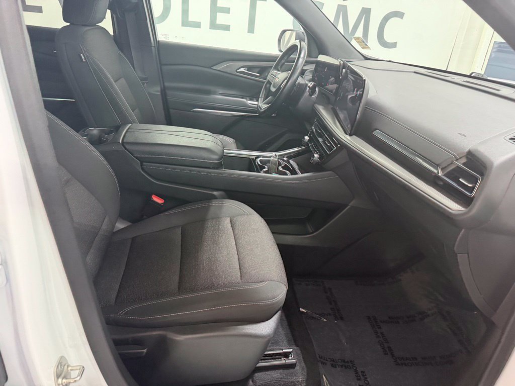 Used 2025 Chevrolet Traverse LT FWD image 31