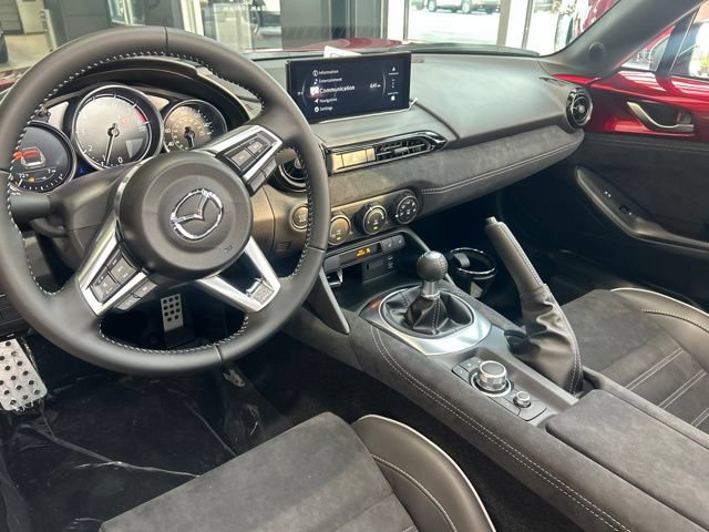 New 2026 MAZDA MX-5 Miata Club w/ Interior Package RWD image 21