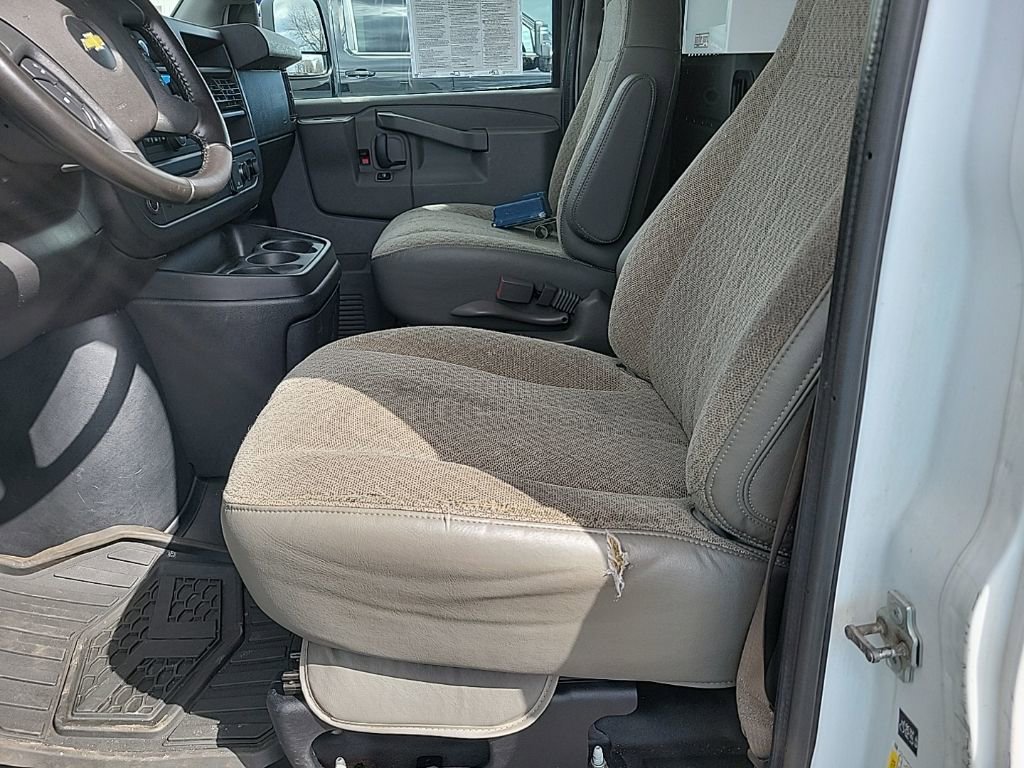 Used 2020 Chevrolet Express 3500 Extended w/ Driver Convenience Package image 6