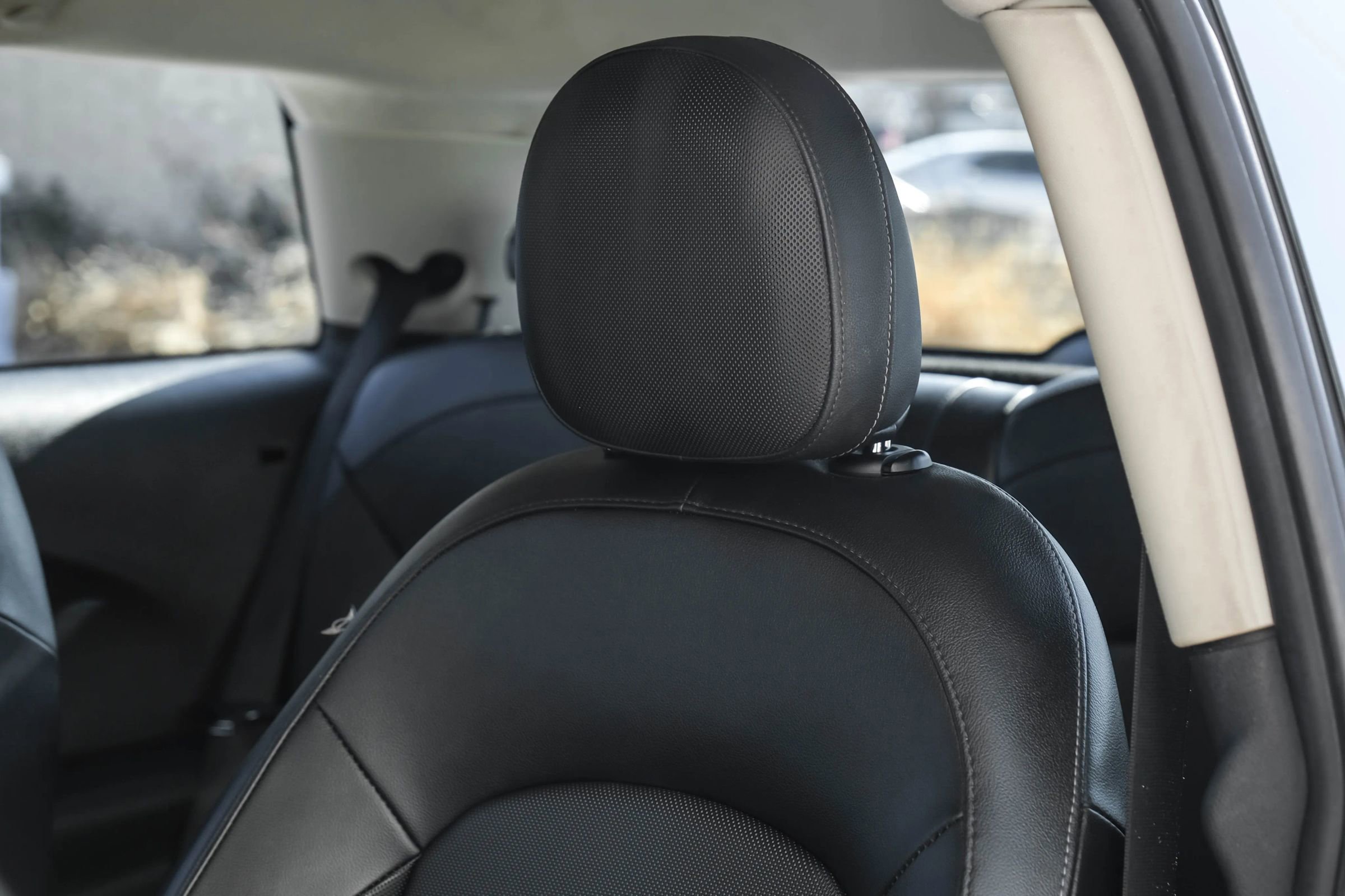 Used 2014 MINI Cooper 2-Door Hardtop image 27