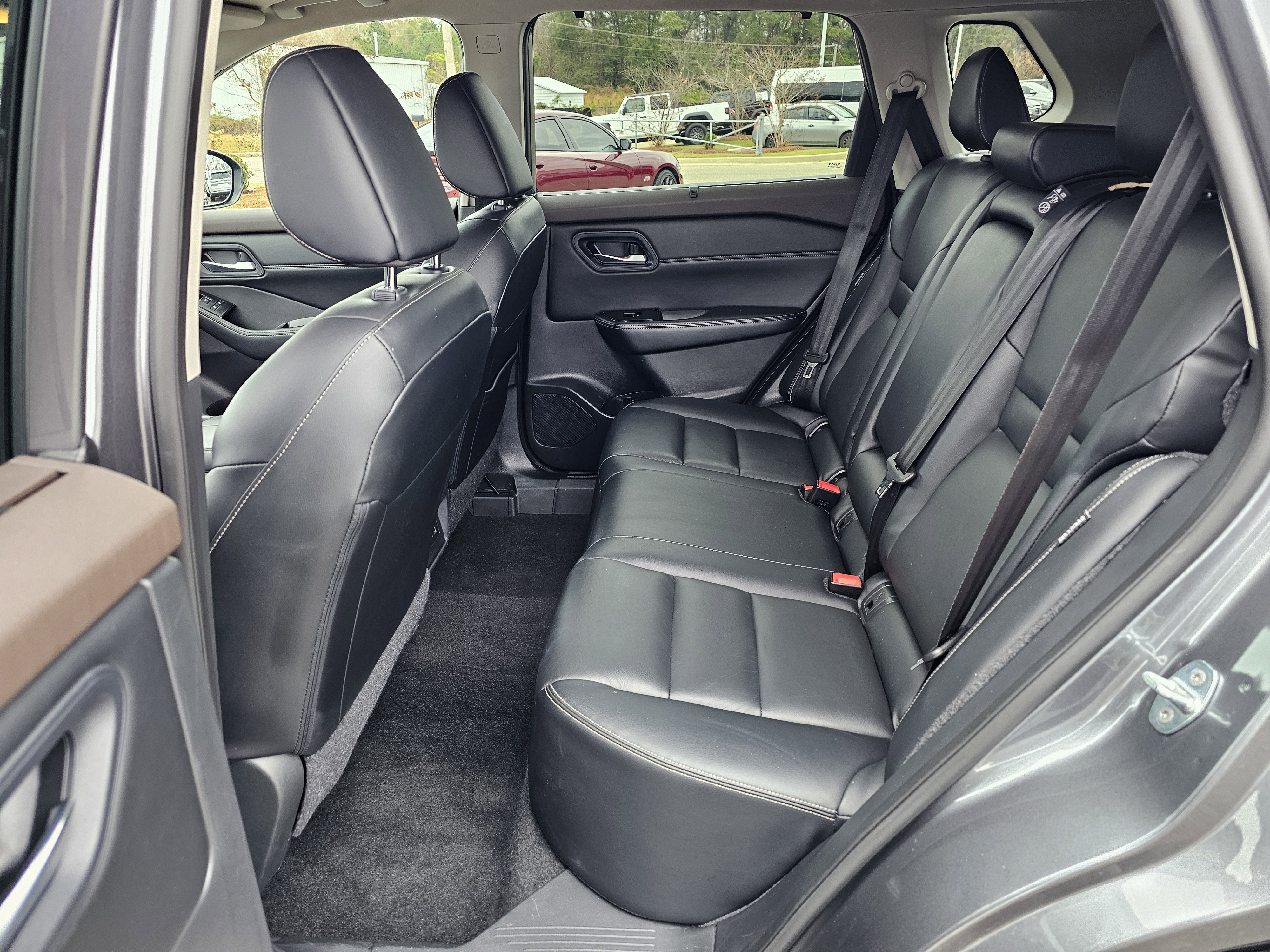 Used 2023 Nissan Rogue SL w/ SL Premium Package image 32