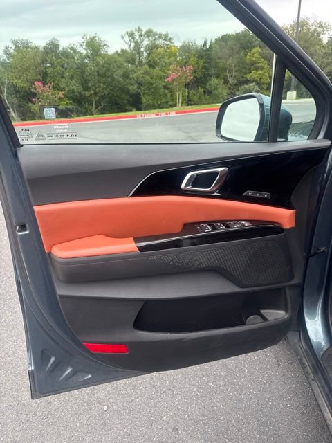 Certified 2023 Kia Carnival SX FWD image 15