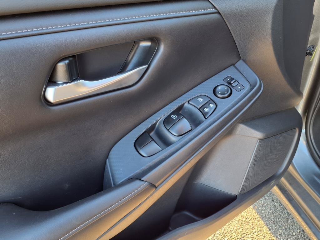 Used 2020 Nissan Sentra SV w/ Electronics Package FWD image 12
