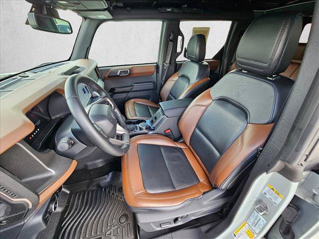 Used 2024 Ford Bronco Outer Banks AWD/4WD image 15