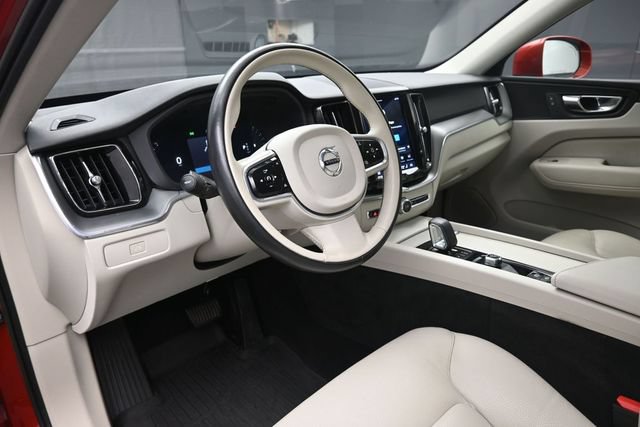 Used 2023 Volvo XC60 B5 Core w/ Climate Package FWD image 17