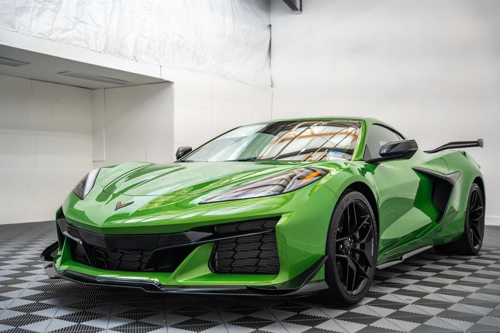 New 2026 Chevrolet Corvette Z06 w/ Z07 Performance Package RWD image 3