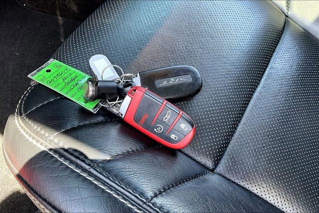 Used 2016 Dodge Challenger SRT Hellcat image 33