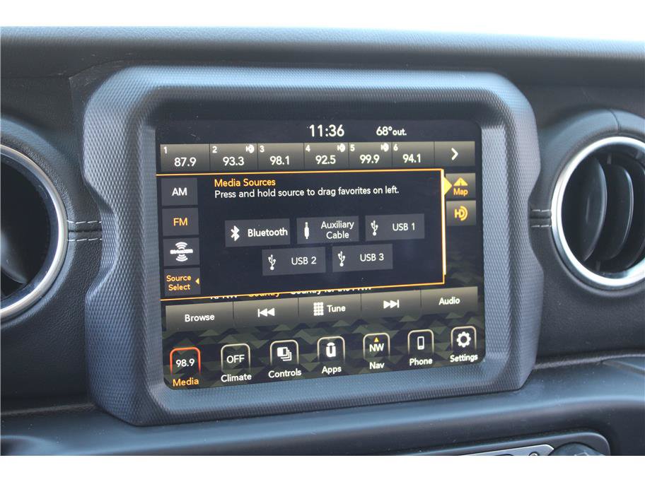 Used 2020 Jeep Wrangler Unlimited Sahara AWD/4WD image 23