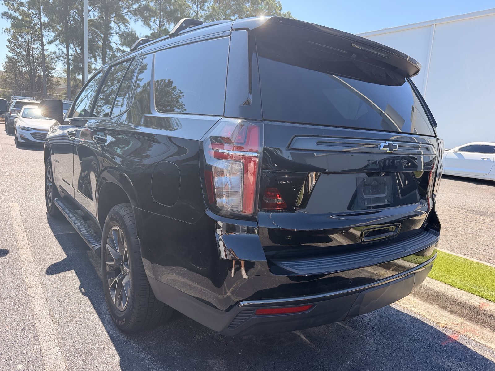 Used 2021 Chevrolet Tahoe Z71 w/ Rear Media and Nav Package AWD/4WD image 10