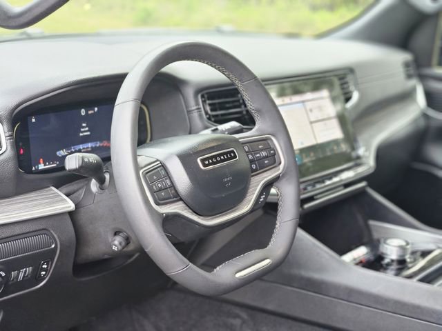 Used 2024 Jeep Wagoneer L Series II w/ Flexible Seating Group image 12