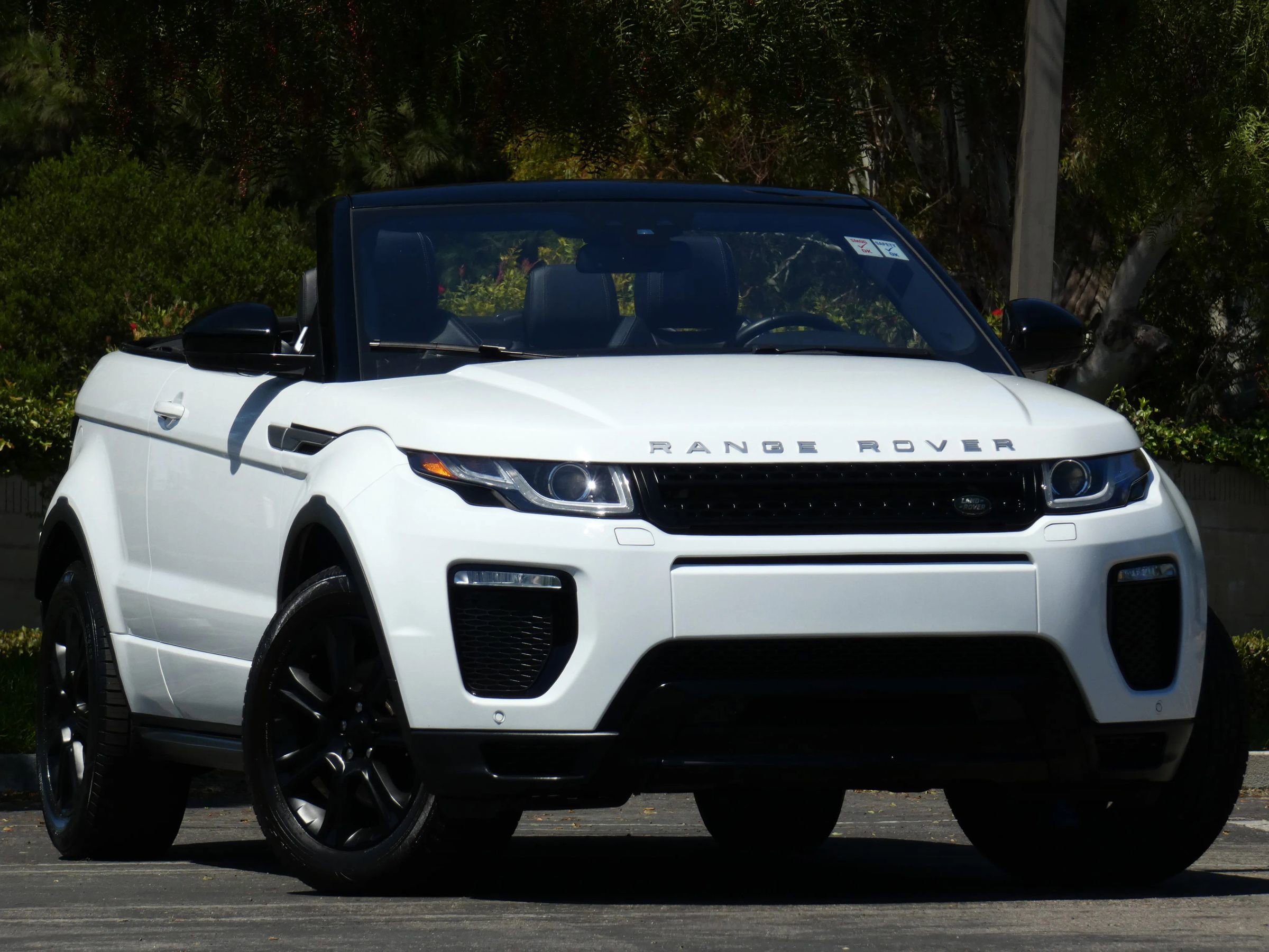Used 2018 Land Rover Range Rover Evoque SE Dynamic image 3
