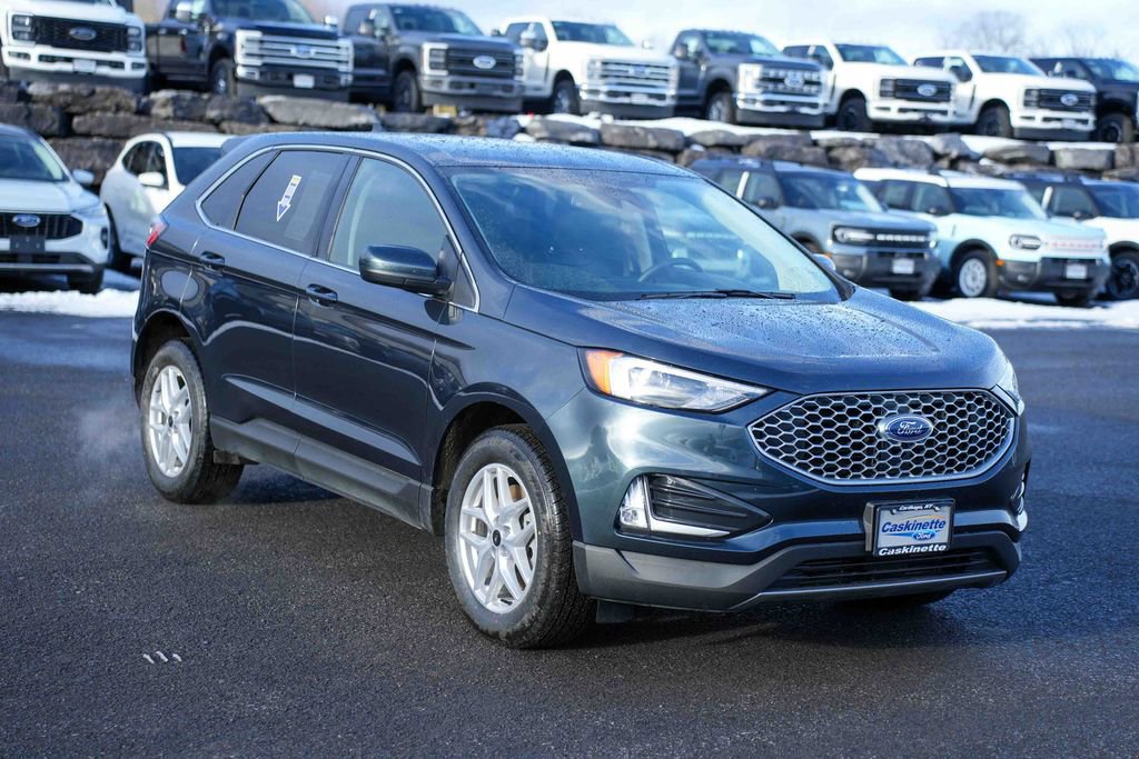 Used 2024 Ford Edge SEL w/ Convenience Package image 3