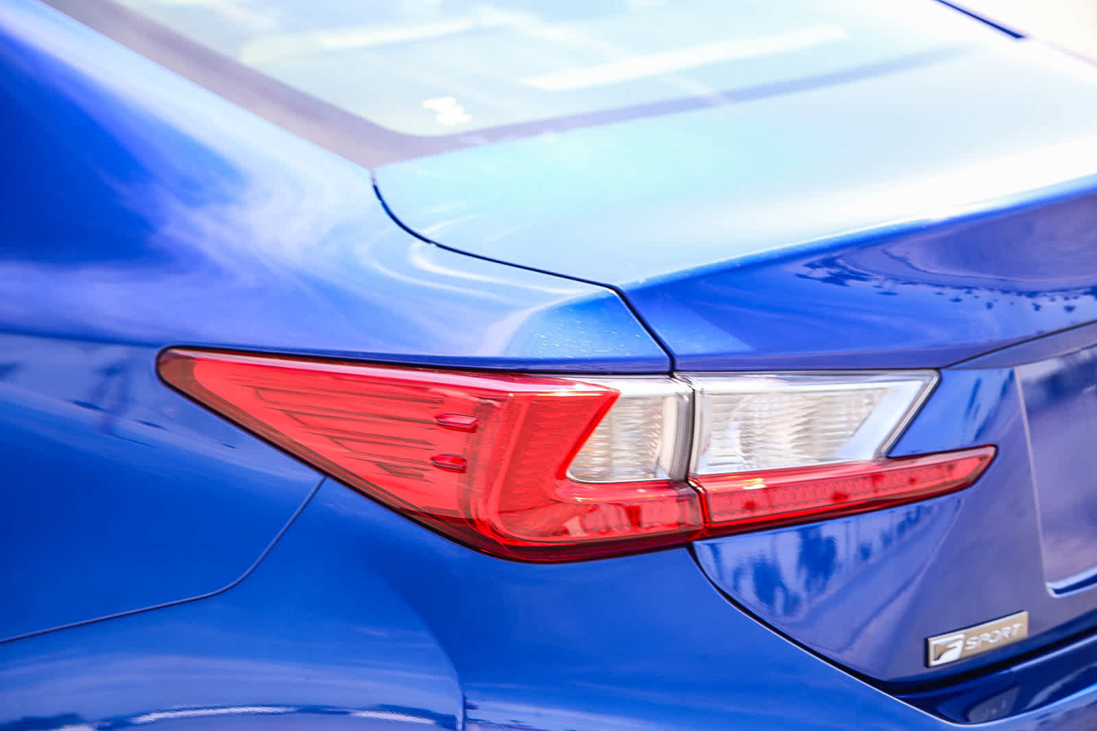 Used 2016 Lexus RC 200t RWD image 9