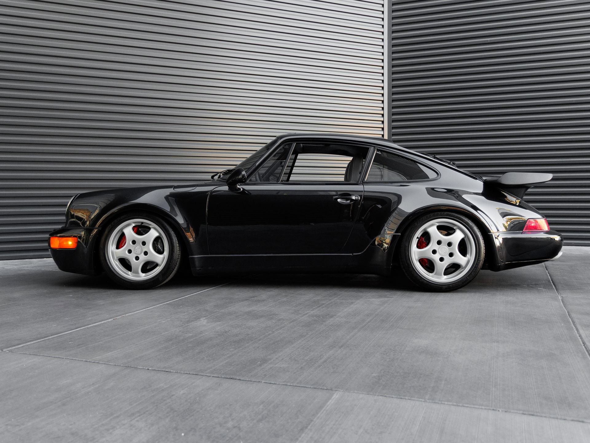 Used 1992 Porsche 911 Turbo RWD image 2