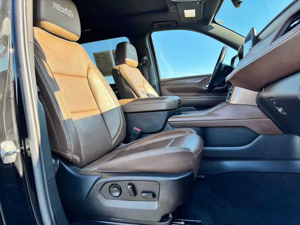 Used 2022 Chevrolet Suburban High Country AWD/4WD image 10