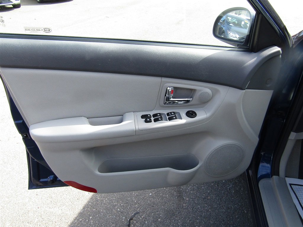 Used 2009 Kia Spectra EX image 12