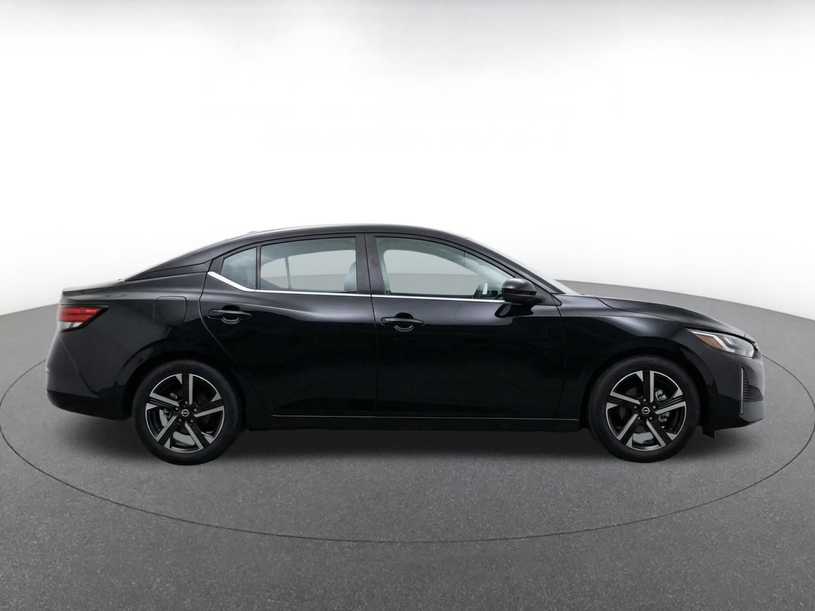 Used 2025 Nissan Sentra SV FWD image 10