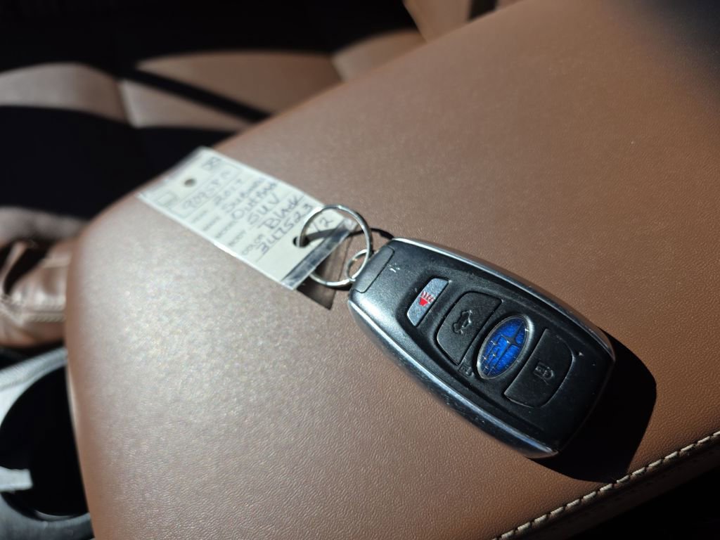 Used 2017 Subaru Outback 3.6R Touring image 28