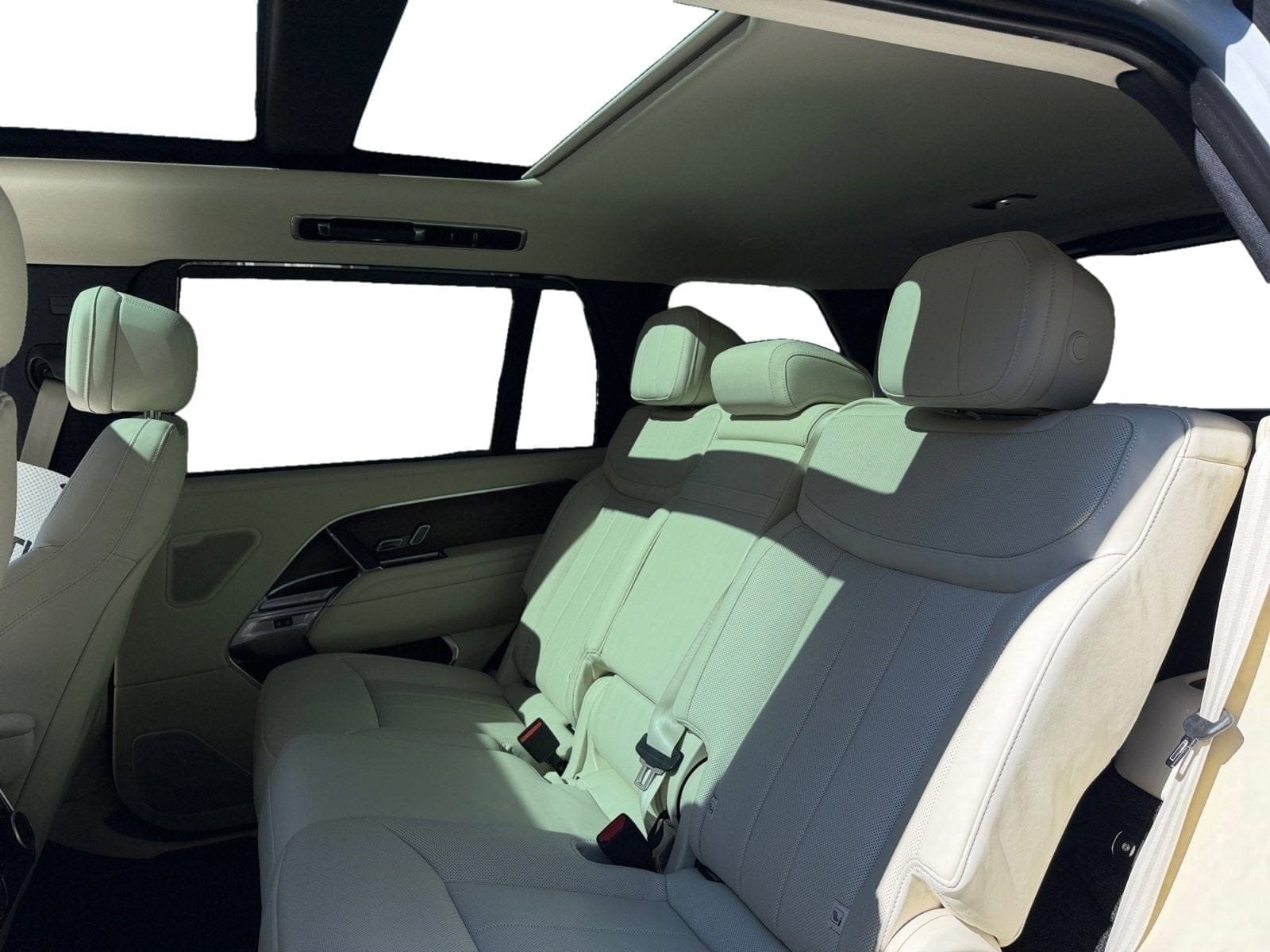 Certified 2023 Land Rover Range Rover Long Wheelbase SE AWD/4WD image 16