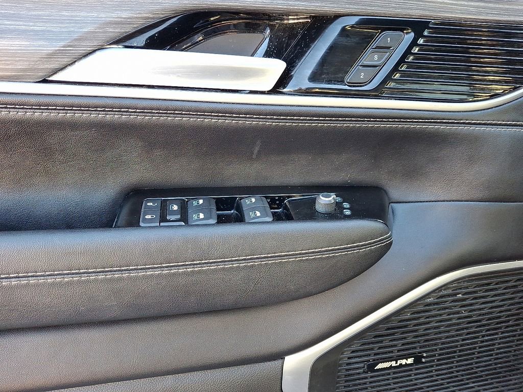 Used 2024 Jeep Wagoneer L Series III w/ Flexible Seating Group image 17